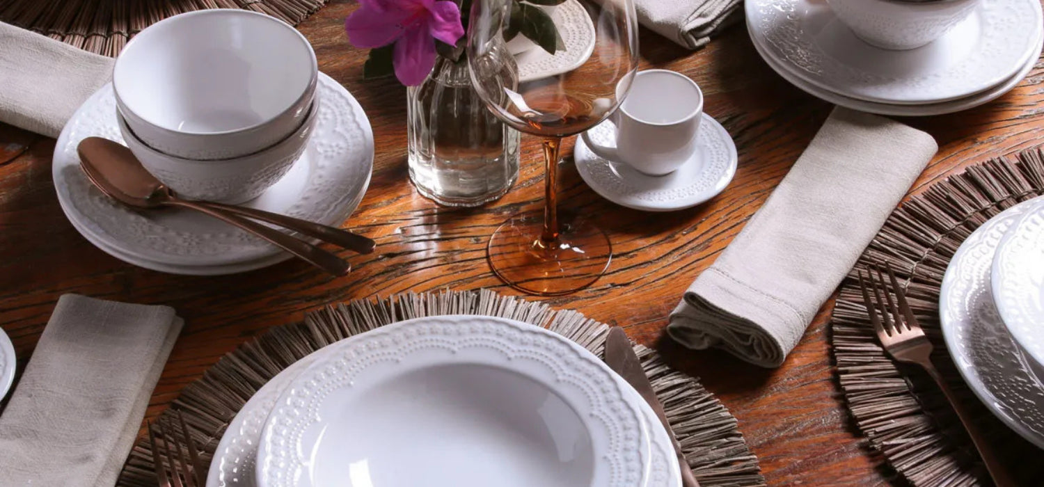 CÓMO PONER LOS PLATOS EN LA MESA