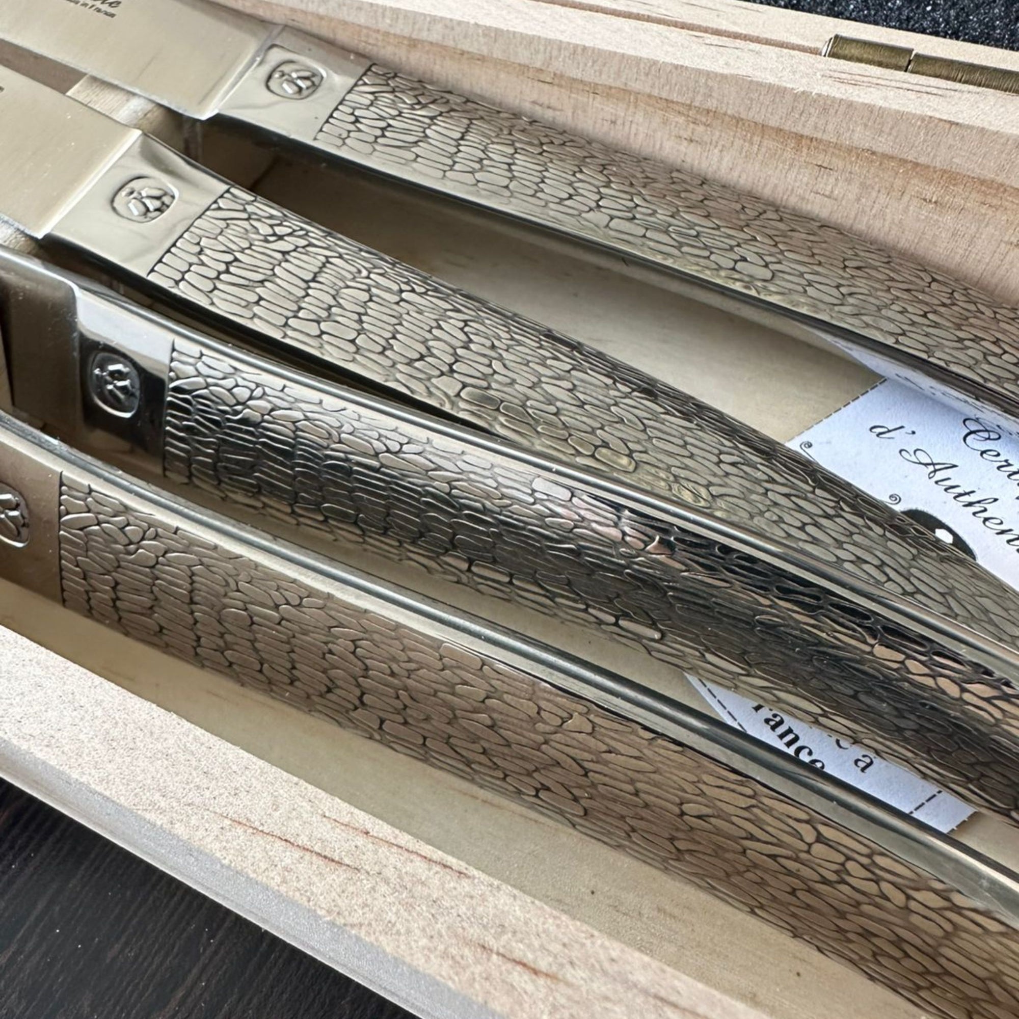 SET 4 CUCHILLOS CARNE ALPHONSE ECORCE LOU LAGUIOLE, CAJA MADERA🇫🇷