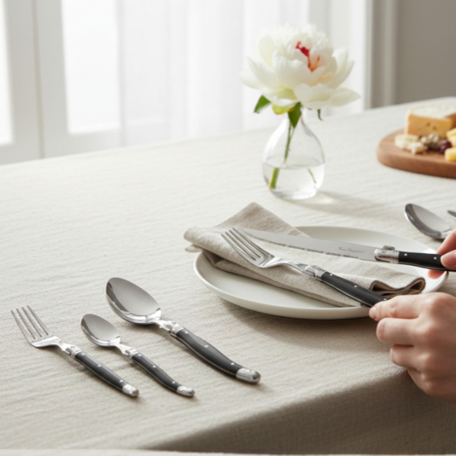 JUEGO CUCHILLERIA GRAFITO TRADITION LOU LAGUIOLE, 6 PERSONAS, 24 PZ