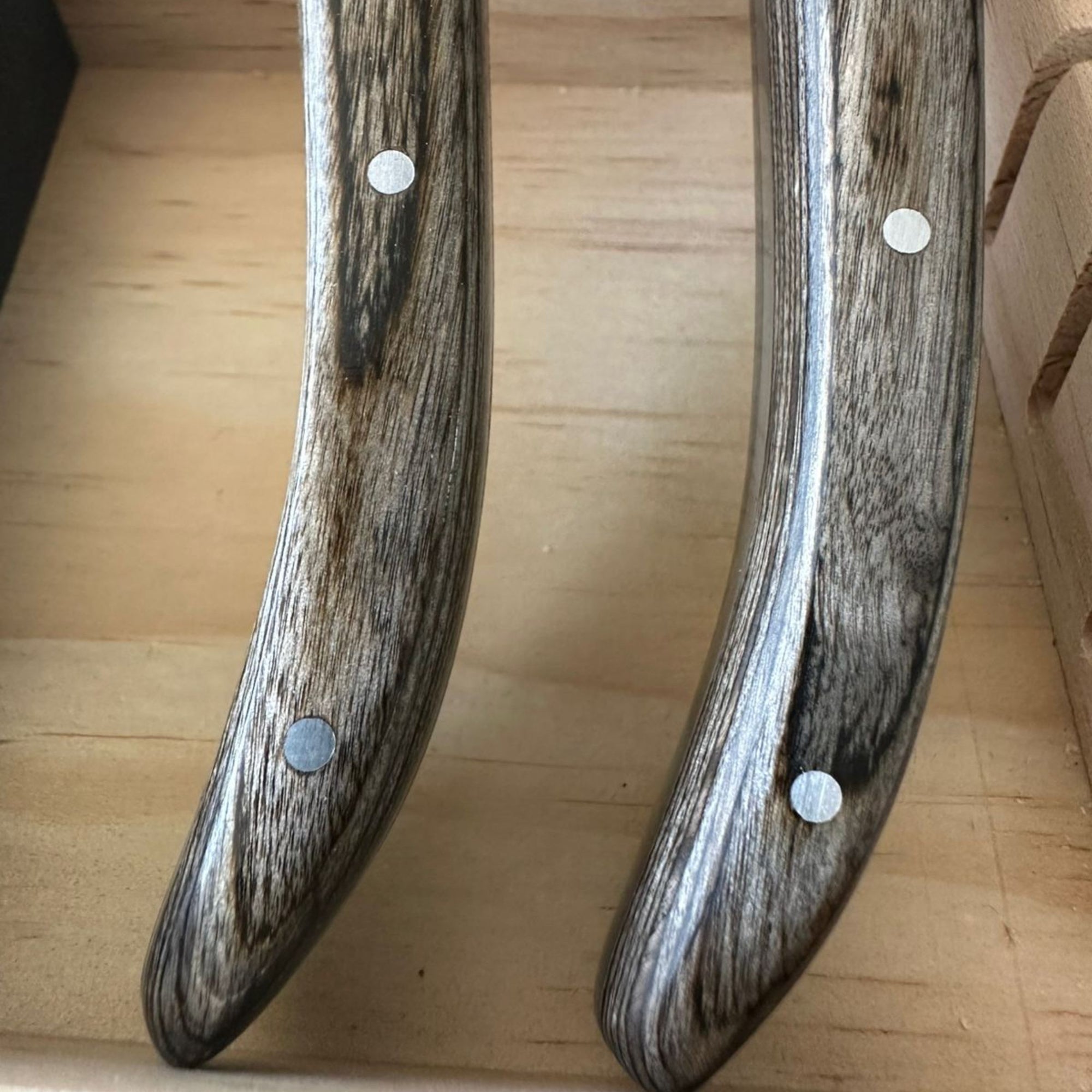 SET 4 CUCHILLOS CARNE LOUIS NOYER LOU LAGUIOLE, CAJA MADERA