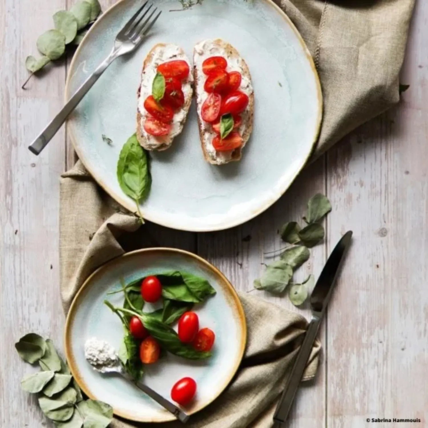 JUEGO DE VAJILLA SHADOW AQUA MEDARD DE NOBLAT, 12 PERSONAS, 62 PZ